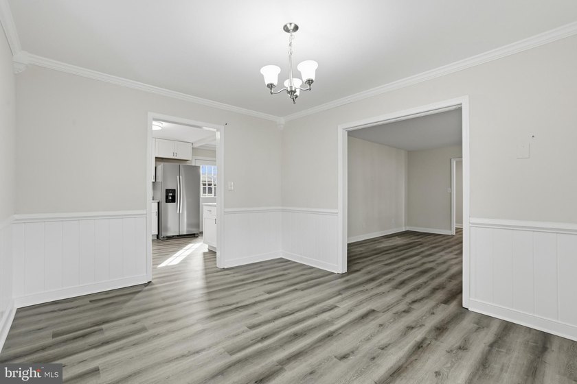 COME HOME TO THIS PRISTINE HOME LOCATED IN THE RIVERFRONT - photo 19
