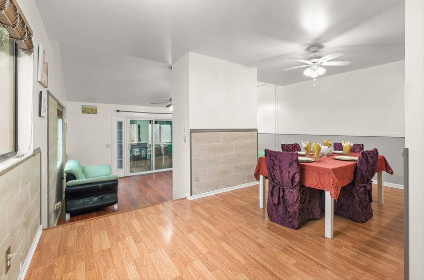 Welcome to this beautiful 4-bedroom townhouse offering plenty of - photo 8