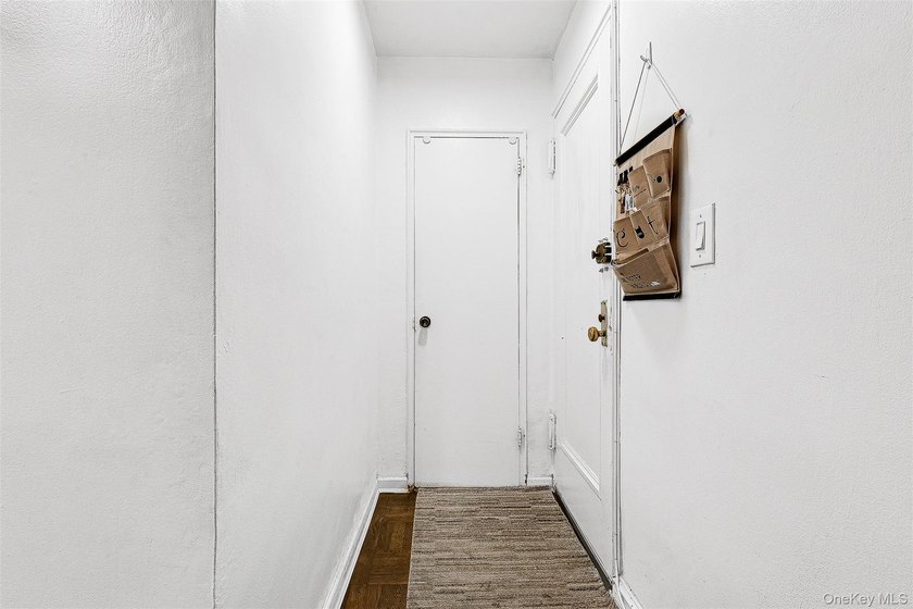 Perfect for pet lovers - no stairs here, just step right outside - photo 5