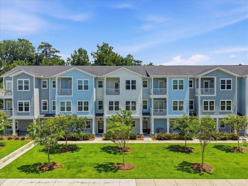 Luxury living meets walkable Lowcountry charm in this stunning - photo 5