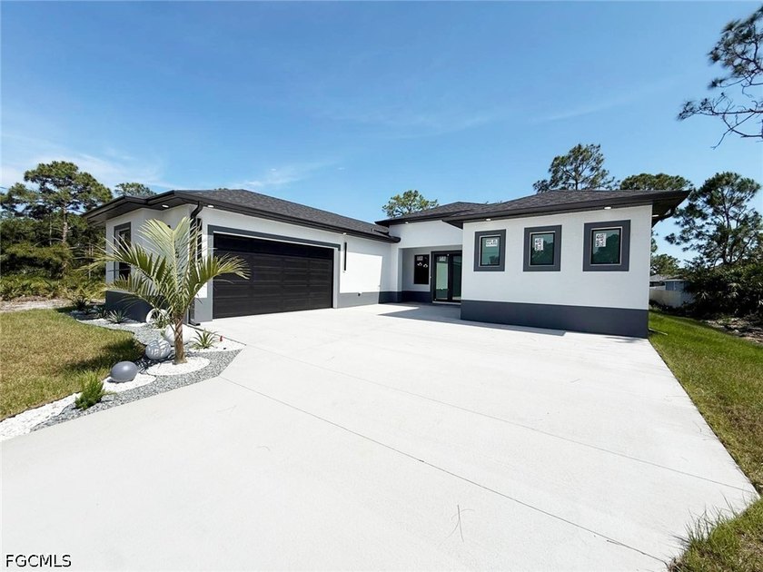Welcome to this stunning new-build (2026) home on a spacious lot - photo 6
