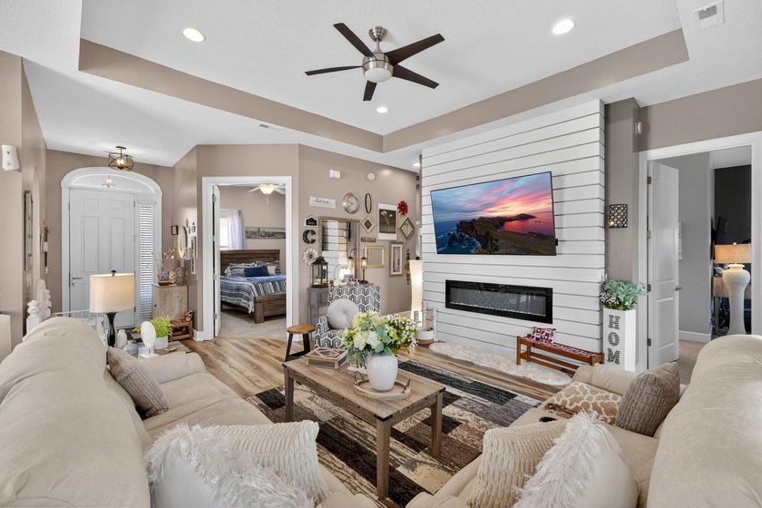 Discover the perfect blend of style, comfort, and outdoor living - photo 11