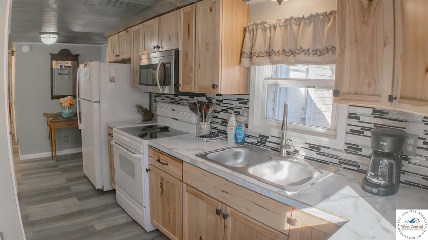 Take a look at this extremely well maintained and fully - photo 12