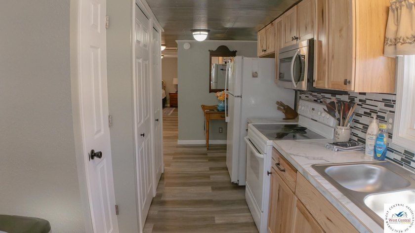 Take a look at this extremely well maintained and fully - photo 15