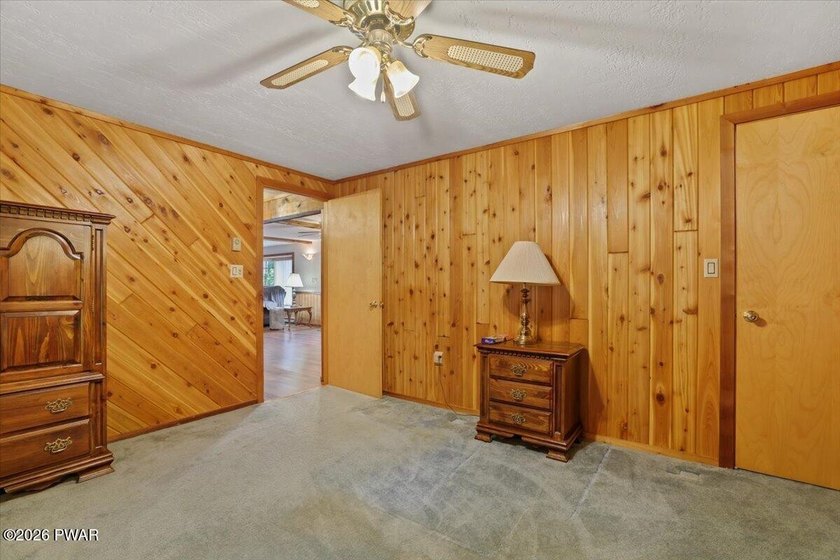 Welcome to this spacious and versatile 5-bedroom, 2-bath home - photo 22
