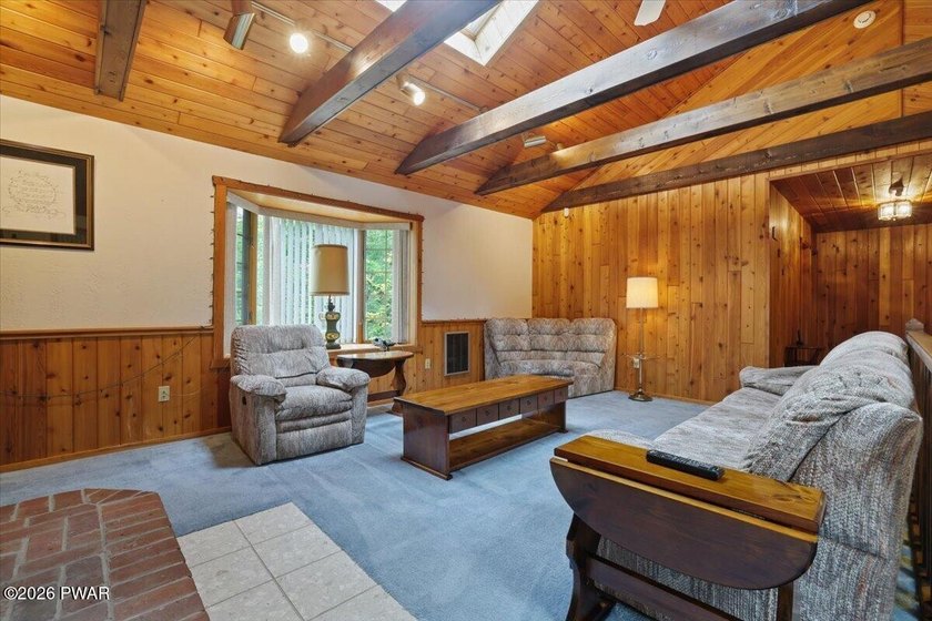 Welcome to this spacious and versatile 5-bedroom, 2-bath home - photo 28