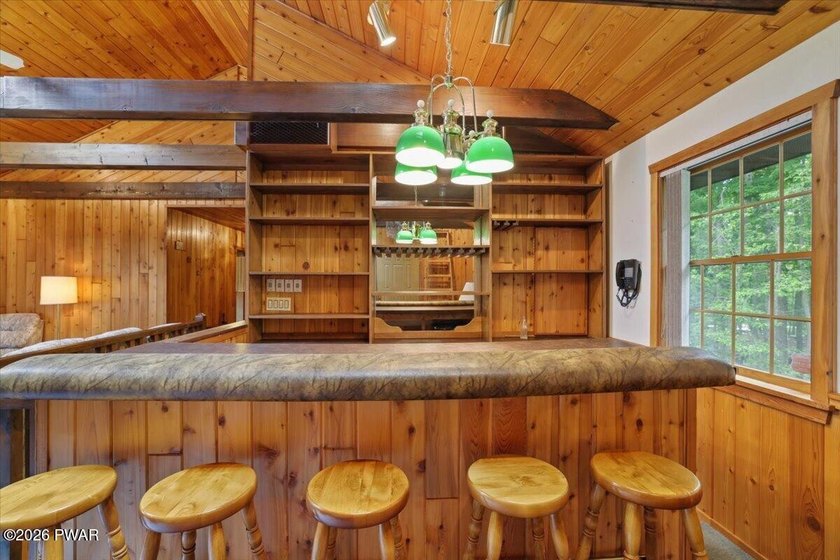 Welcome to this spacious and versatile 5-bedroom, 2-bath home - photo 31