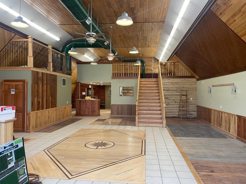 Commercial property for sale. This property has easy access to - photo 5
