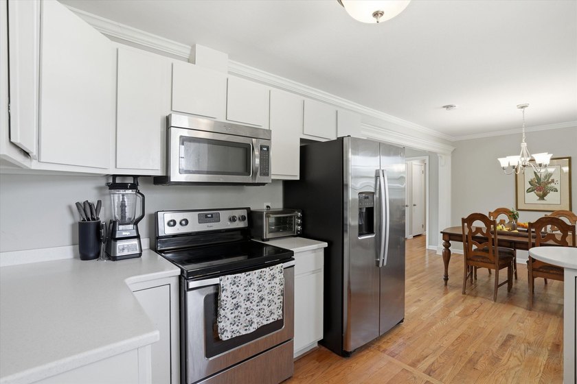 Prime location just 10 minutes to Folly Beach and 10 minutes to - photo 10