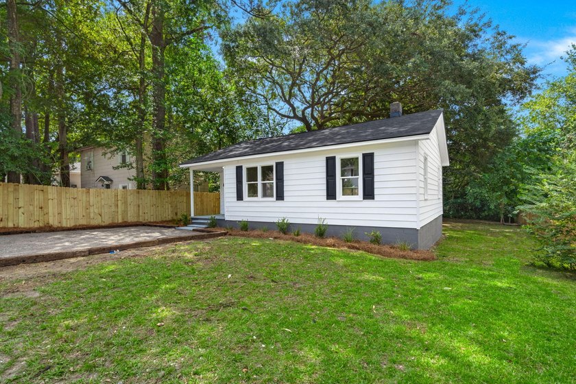 Welcome to 1823 Lisa Street, where thoughtful design, quality - photo 3