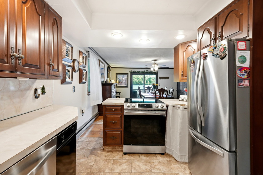 3 bedroom Lakefront Contemporary on Power-boating Lake! - photo 19