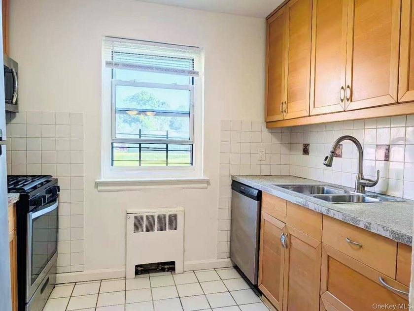 This south facing first floor one bedroom co-op apartment is - photo 4
