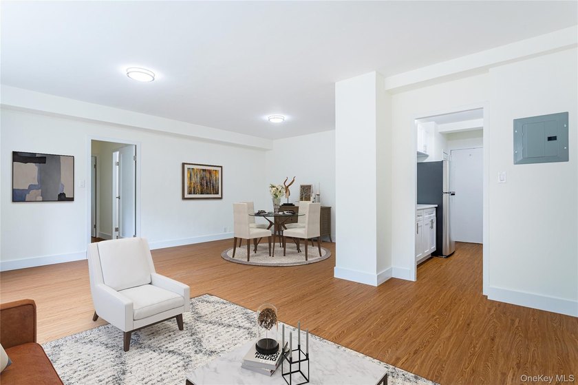 Magnificently renovated 2-bedroom apartment with stainless steel - photo 9