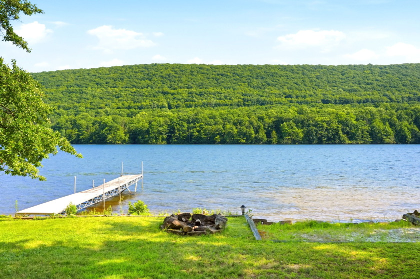 3 bedroom Lakefront Contemporary on Power-boating Lake! - photo 35