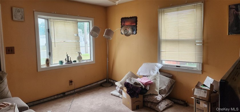 Opportunity for investor or handy homeowner! Lots of upgrades - photo 5