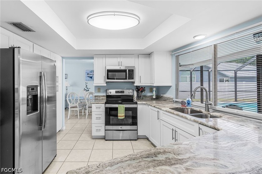 BACK UP OFFERS ACCEPTED - STILL AVAILABLE FOR SHOWINGS Beautiful - photo 6