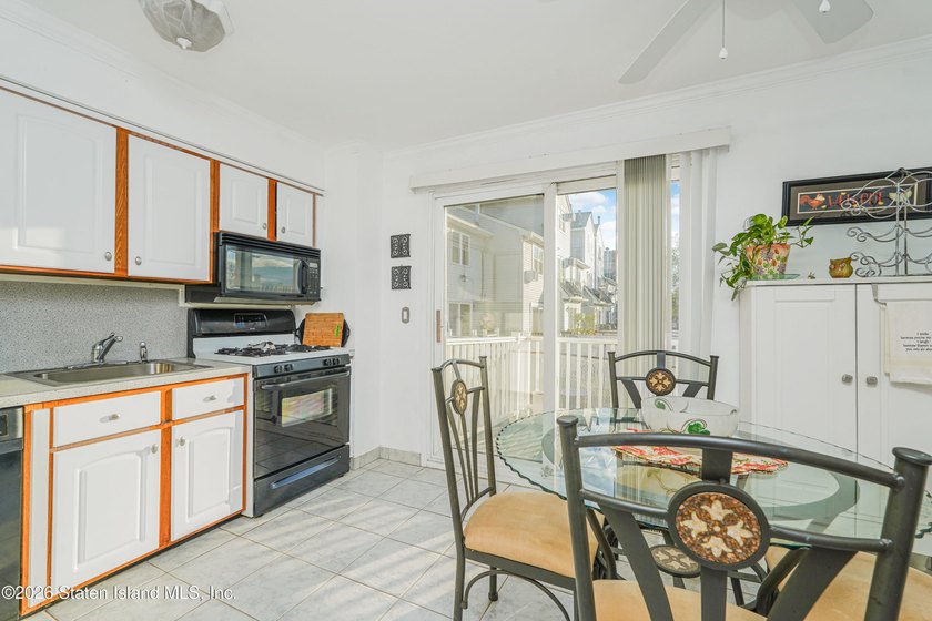 This is a South Shore Gem! Spacious end unit townhome with 2 - photo 12