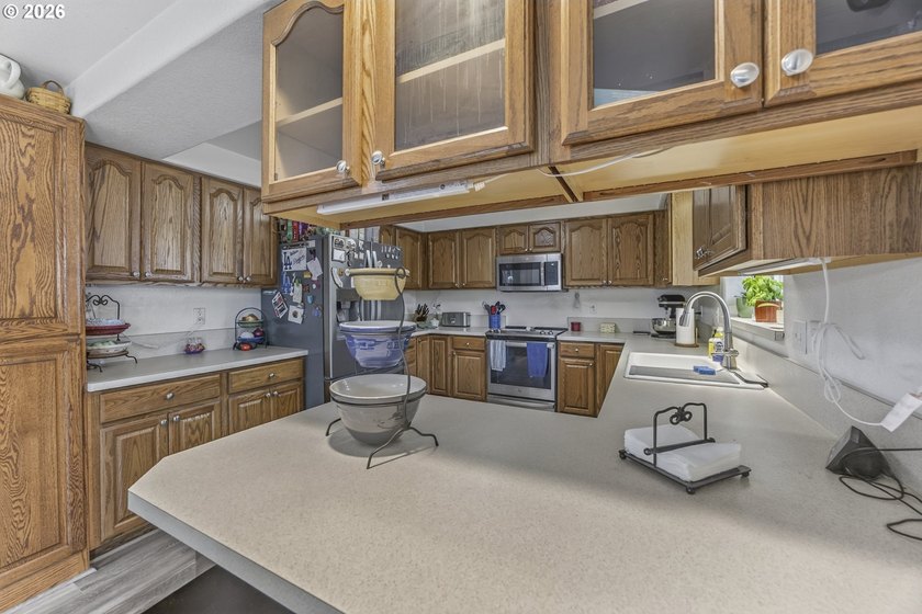 Welcome to this beautifully updated 4-bedroom, 2.5-bath home - photo 13