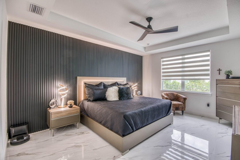 Fully remodeled and impeccably upgraded, this stunning 2 bed 2 - photo 16