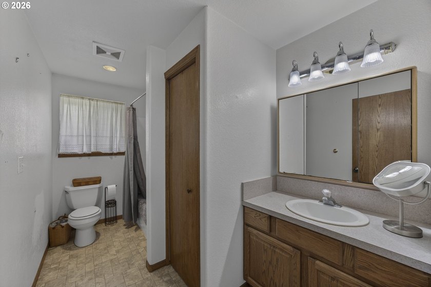 Welcome to this beautifully updated 4-bedroom, 2.5-bath home - photo 16