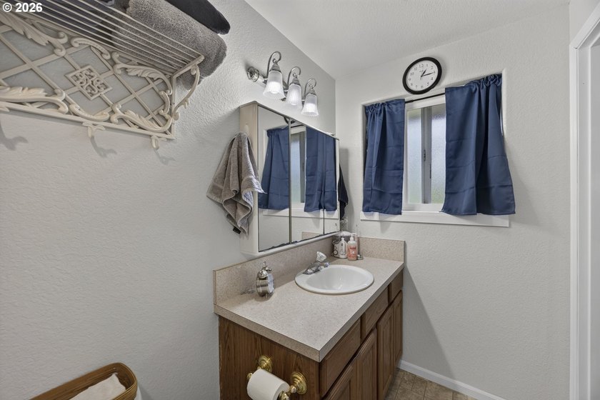Welcome to this beautifully updated 4-bedroom, 2.5-bath home - photo 21