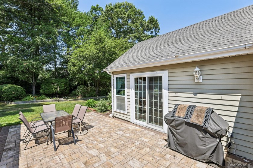Welcome to this beautifully maintained 2-bedroom, 2-bath home in - photo 25