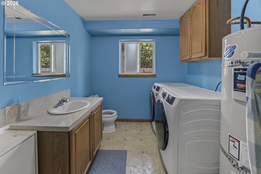 Welcome to this beautifully updated 4-bedroom, 2.5-bath home - photo 28