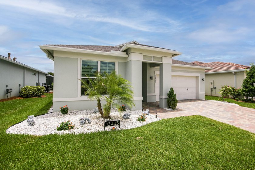 Fully remodeled and impeccably upgraded, this stunning 2 bed 2 - photo 34