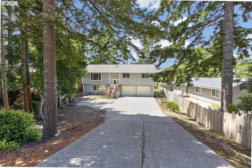 Welcome to this beautifully updated 4-bedroom, 2.5-bath home - photo 35