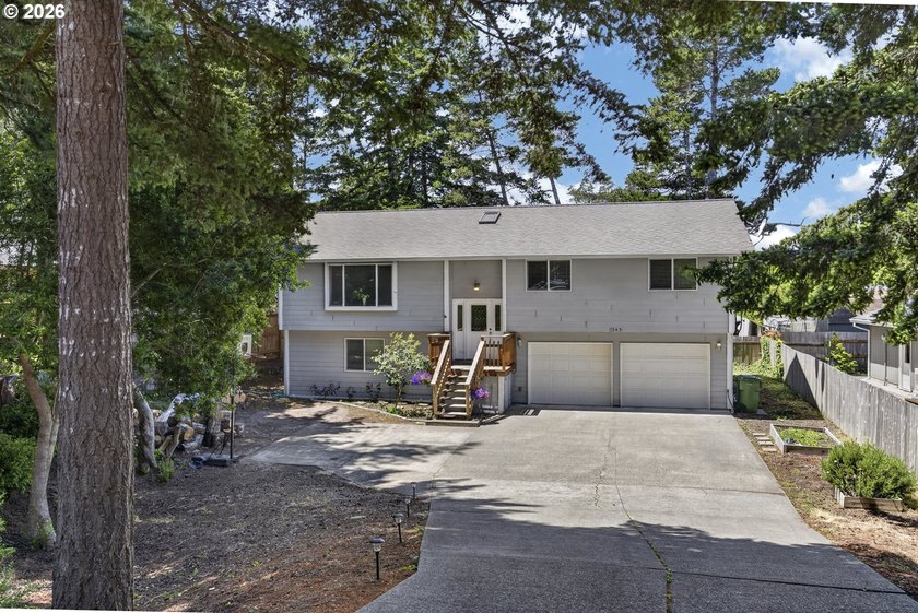 Welcome to this beautifully updated 4-bedroom, 2.5-bath home - photo 37