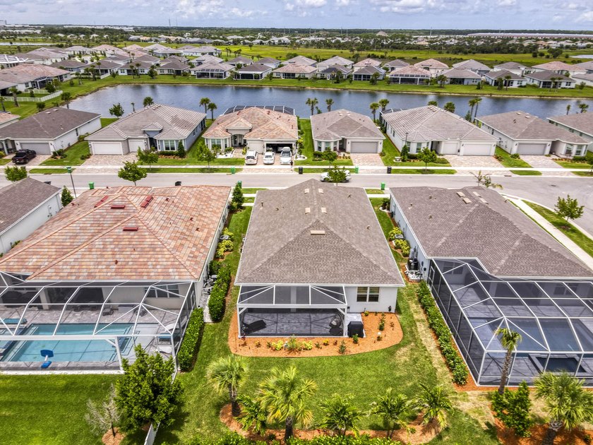 Fully remodeled and impeccably upgraded, this stunning 2 bed 2 - photo 38