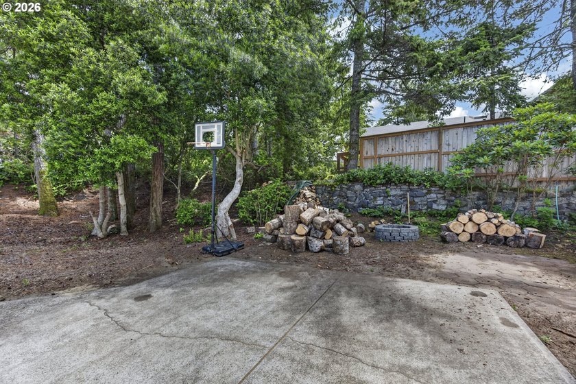 Welcome to this beautifully updated 4-bedroom, 2.5-bath home - photo 40