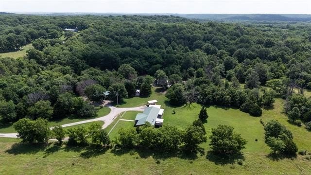 Private 10-acre retreat with two homes and mature timber. Here - photo 3