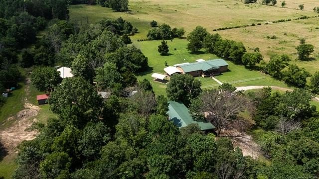 Private 10-acre retreat with two homes and mature timber. Here - photo 4