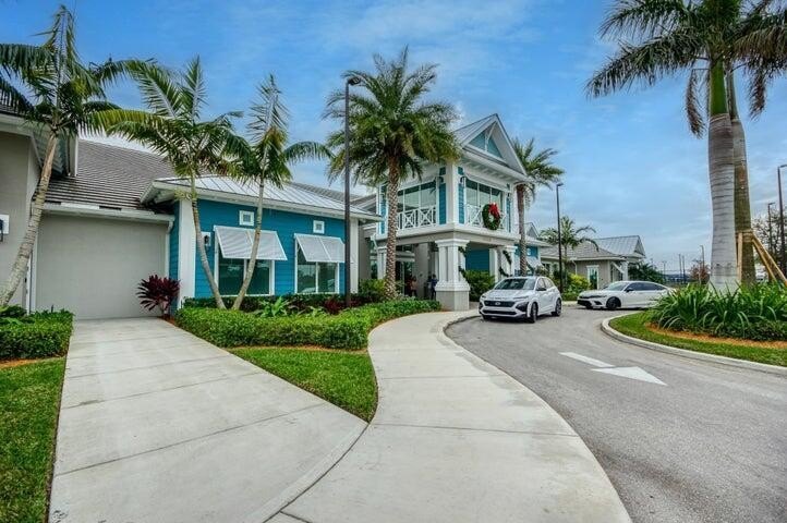 Fully remodeled and impeccably upgraded, this stunning 2 bed 2 - photo 44