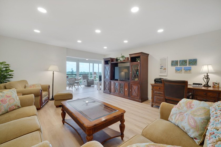Welcome to this spacious 2-bedroom, 2-bath condo in the - photo 7