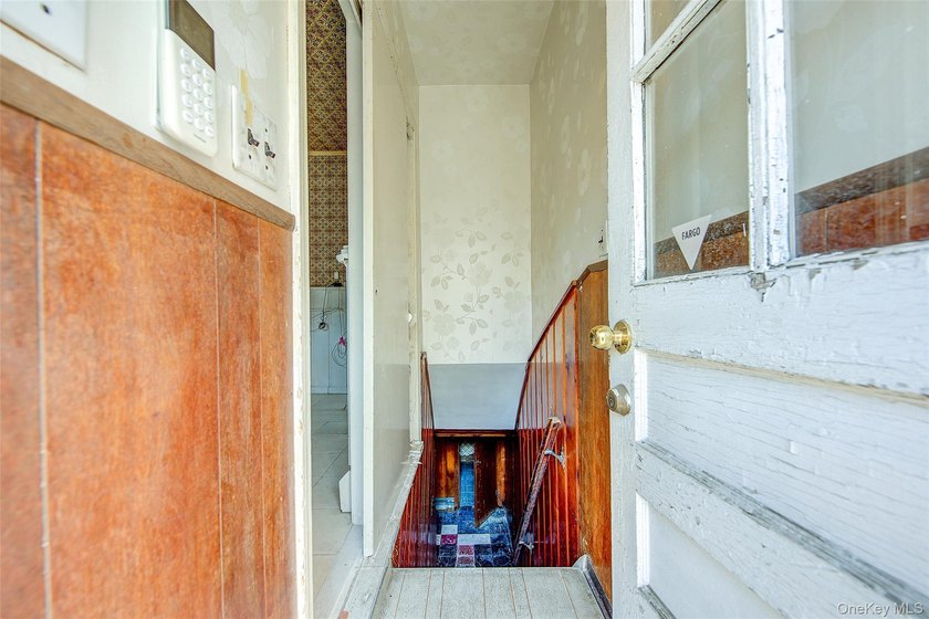 Welcome to 227-12 53rd Avenue, a remarkably spacious ranch - photo 6
