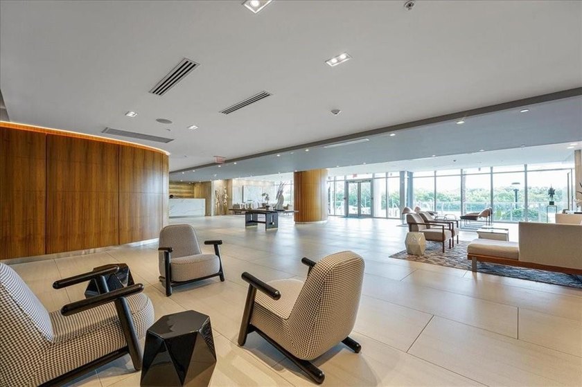 PRICED TO SELL !!! this sparkling new 2/2 condo in the luxury - photo 19