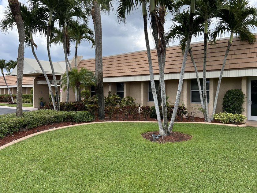 Welcome to this beautifully updated 2-bedroom, 2-bathroom - photo 25
