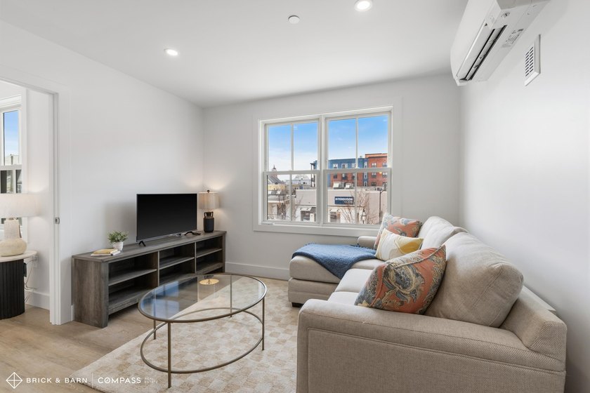 Come see the final unit available at 238 Deer Street, an - photo 5