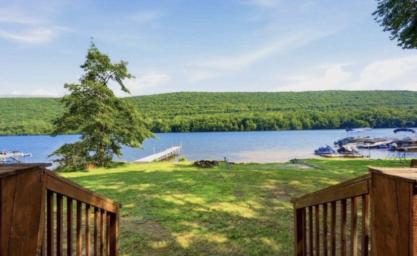 3 bedroom Lakefront Contemporary on Power-boating Lake! - photo 4