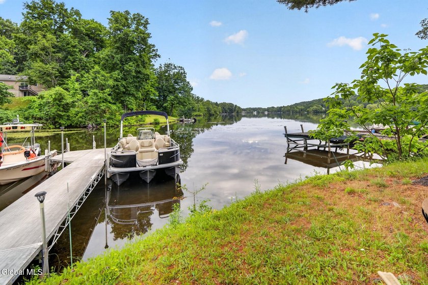 Welcome to lake living at its finest! Perfectly situated - photo 8