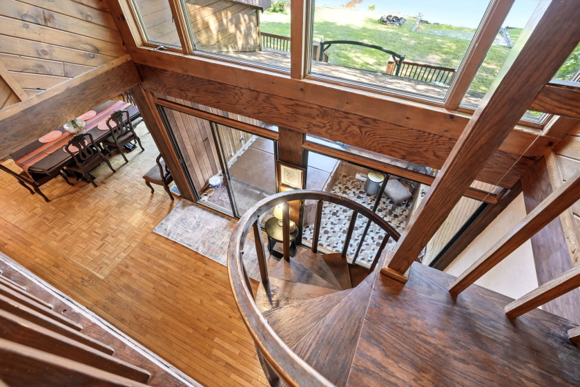 3 bedroom Lakefront Contemporary on Power-boating Lake! - photo 26