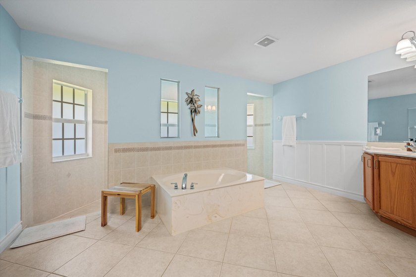 Welcome to 11414 169th Court N, a beautifully maintained - photo 37
