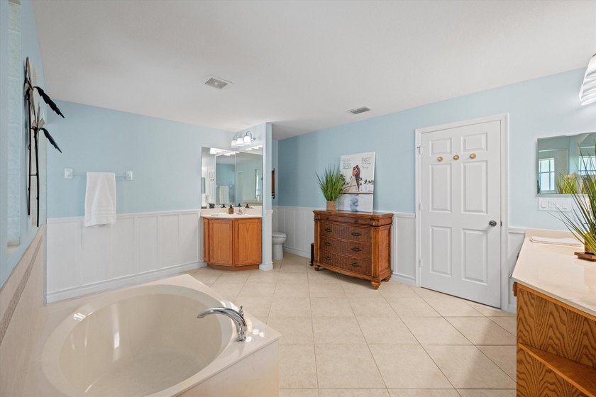 Welcome to 11414 169th Court N, a beautifully maintained - photo 38