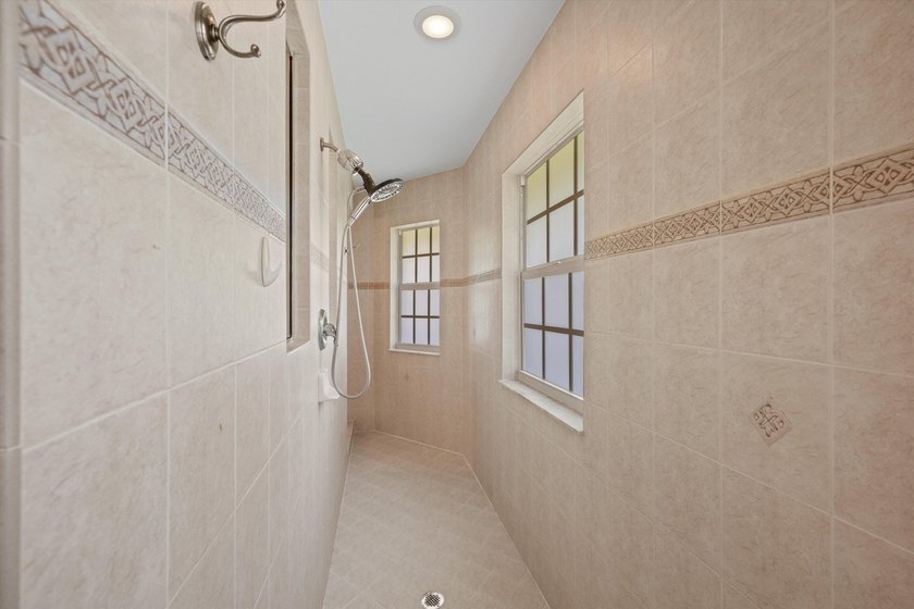Welcome to 11414 169th Court N, a beautifully maintained - photo 39