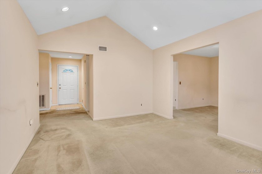 Welcome to 7 Daria Dr. Oakdale, NY - Windmill Gate 55+ Community - photo 7