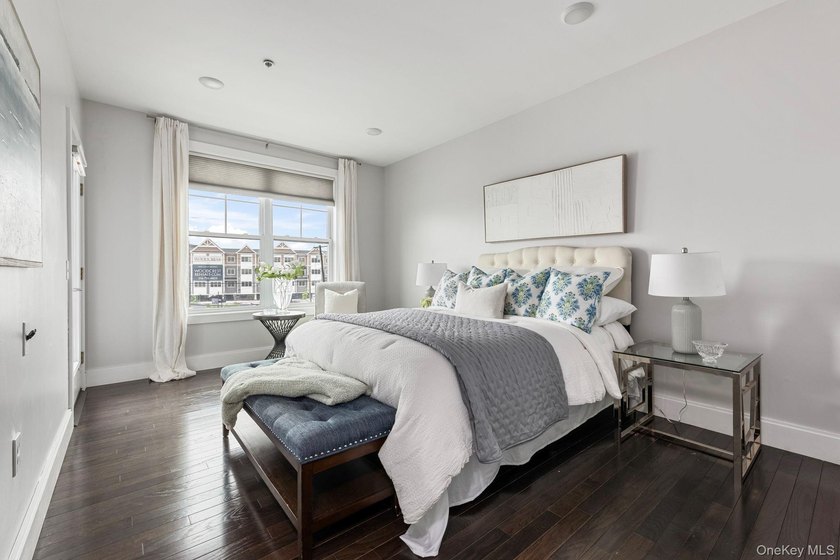 Experience Luxury Living In This Stunning 2 Bedroom, 2 Bathroom - photo 6