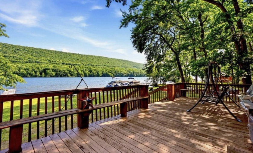 3 bedroom Lakefront Contemporary on Power-boating Lake! - photo 36