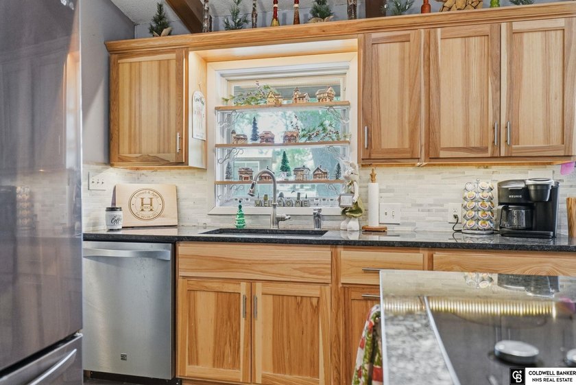 ACREAGE LIVING without leaving Lincoln! This rare 1+ acre - photo 9